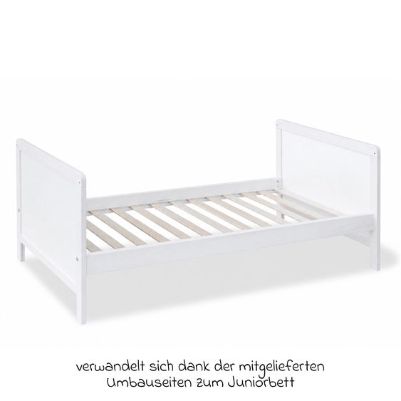 Pinolino Babybett-Komplett-Set Carla Buche teilmassiv lackiert  3-fach höhenverstellbar, 3 Schlupfsprossen inkl. Bettwäsche, Nestchen & Matratze 70 x 140 cm - Weiß