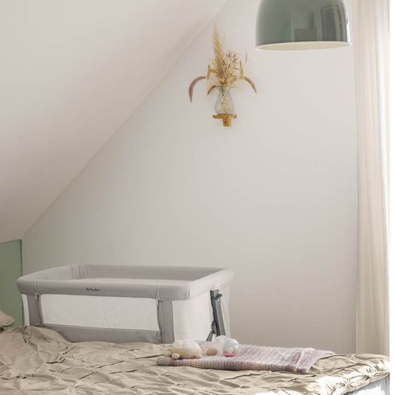 Pinolino Beistellbett Hedi 7-fach höhenverstellbar mit Netzstoff inkl. Matratze - Anthrazit / Hellgrau