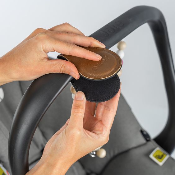 Reer 2-tlg. Magnetclip Clip&Co einsetzbar an Buggys, Sport- und Kombikinderwagen - Braun