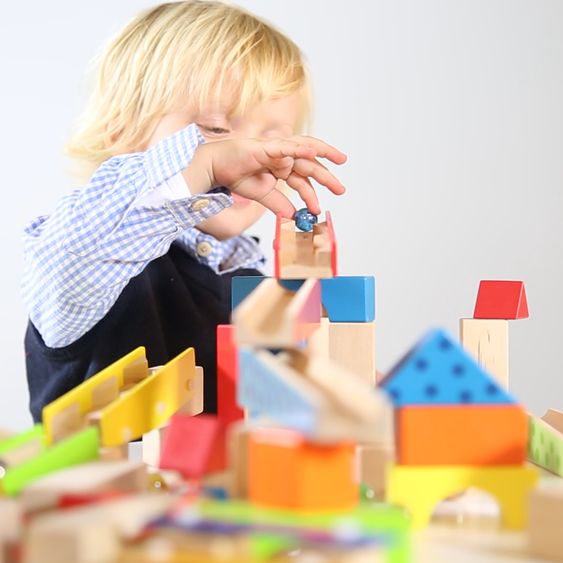 Roba Pista per biglie da 100 pezzi 80 blocchi da costruzione con 20 biglie di vetro - dipinte a colori