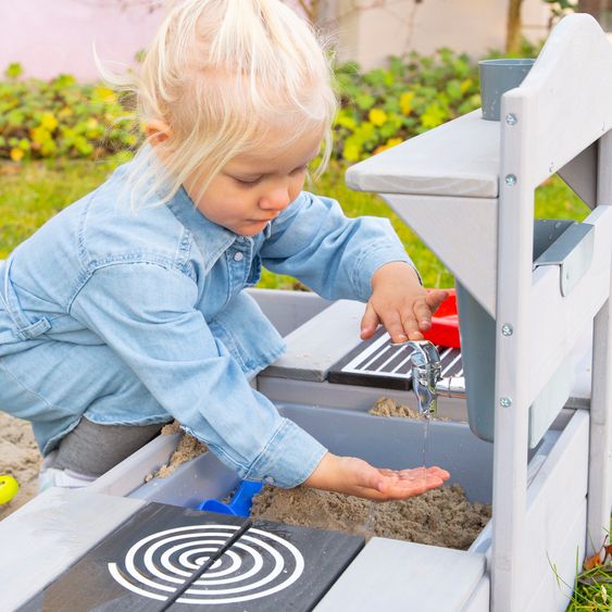 Roba Mobile Spiel- und Matschküche BBQ mit Rollen, Spielwanne, Wasserbehälter mit Wasserhahn & Ablagefläche - Grau