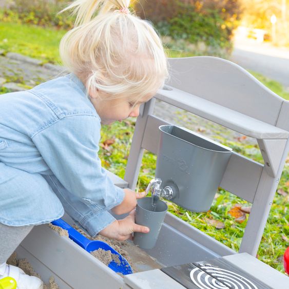 Roba Spiel- und Matschküche kompakt zum Hängen mit Spielwanne, Herdplatte, Wasserbehälter mit Wasserhahn inkl. Zubehör - Grau