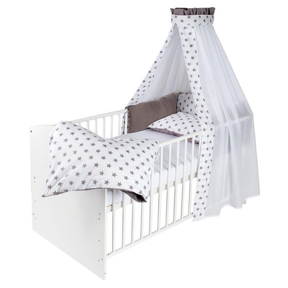 https://media.babyartikel.de/schardt-baby-komplettbett-set-classic-line-inkl-bettwasche-himmel-nestchen-matratze-weiss-70-x-140-cm-big-stars-grey-04-498-02-02-1-723-d0.jpg?preset=large