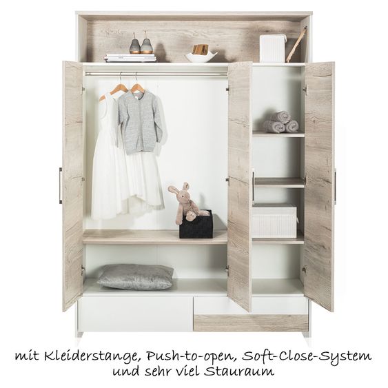 Schardt Kinderzimmer Clou Oak mit 3-türigem Kleiderschrank, Bett, Wickelkommode