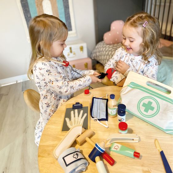 small foot 18-tlg. Arzttaschen-Set mit Blutdruckmessgerät, Stethoskop, Spritze und viel Zubeör - Bunt