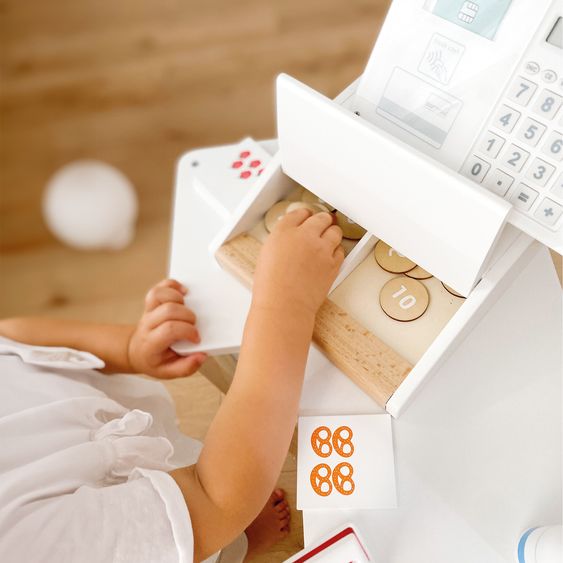 small foot 26-tlg. Kassen-Set mit Taschenrecher, Handscanner, Monitor inkl. 15 Geldstücke - Weiß