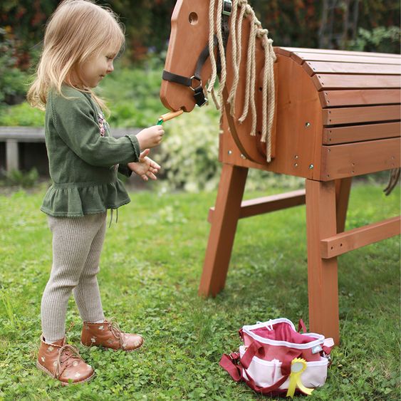 small foot 7-tlg. Putz- und Pferdepflege-Set mit 1 Bürste, 1 Striegel, 1 Hufkratzer, 1 Kamm, 1 Apfel, 1 Möhre & Tasche - Hobby Horse - Rot
