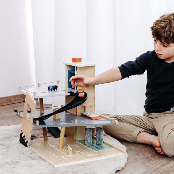 small foot Parking garage Rally incl. 2 Cars, Fuel Pump & Car Wash - Braun