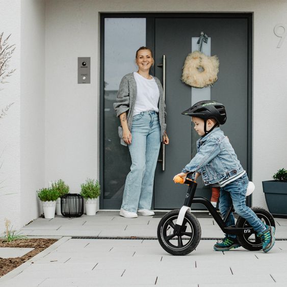 TFK Laufrad Balance Bike mit Luftreifen, Trageschlaufe & verstellbarem Sattel - Orange