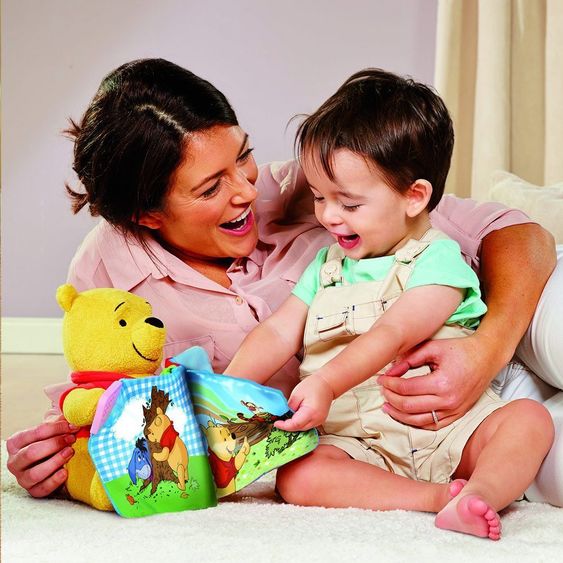 Tomy Stoffbuch Lies mit mir mit Spielfigur Winnie Pooh