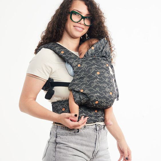 tula Babytrage & Wetterschutz Explore Mesh ab Geburt von 3,2 kg - 20,4 kg - 3-Positionen Bauch vorne/hinten, Rücken aus atmungsaktivem Mesh-Gewebe - Mojave