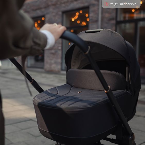 Venicci 2in1 Kombi-Kinderwagen Claro bis 22 kg mit Babywanne, Sportsitz, Teleskopschieber, Liegeposition inkl. Regenschutz, Beindecke & Wickeltasche mit Wickeunterlage - Caramel