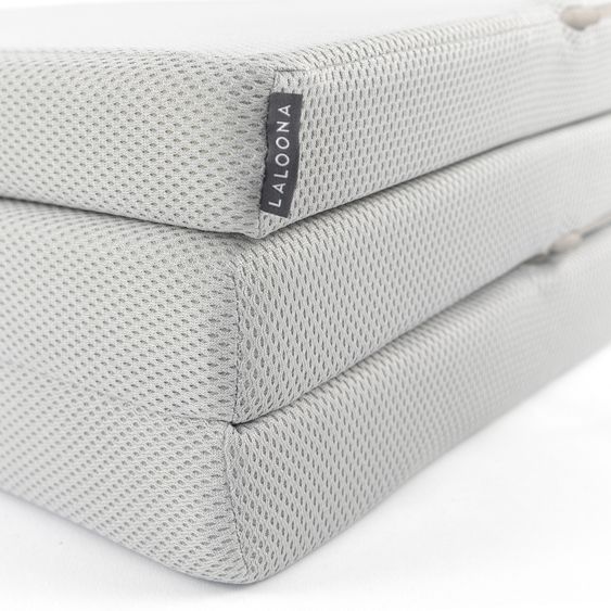 LaLoona Reisebettmatratze leicht, waschbar, atmungsaktiv, schadstoffgeprüft 60 x 120 cm / Höhe 5 cm - Grau